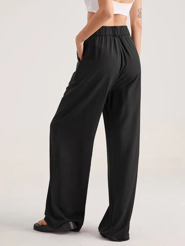 Pantalones elegantes de corte relajado.